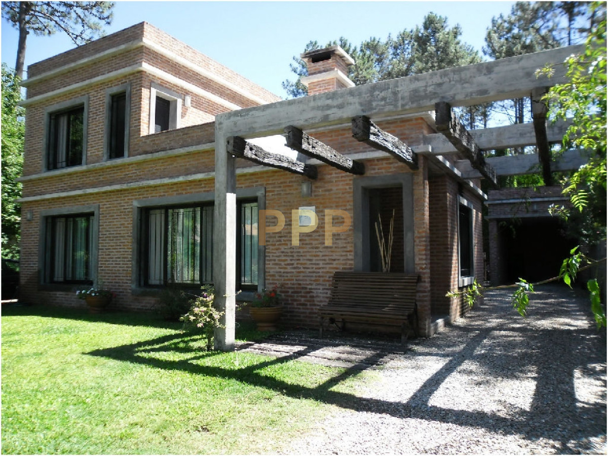 Casa ID.1553 - Casa en Pinares, 3 dormitorios *