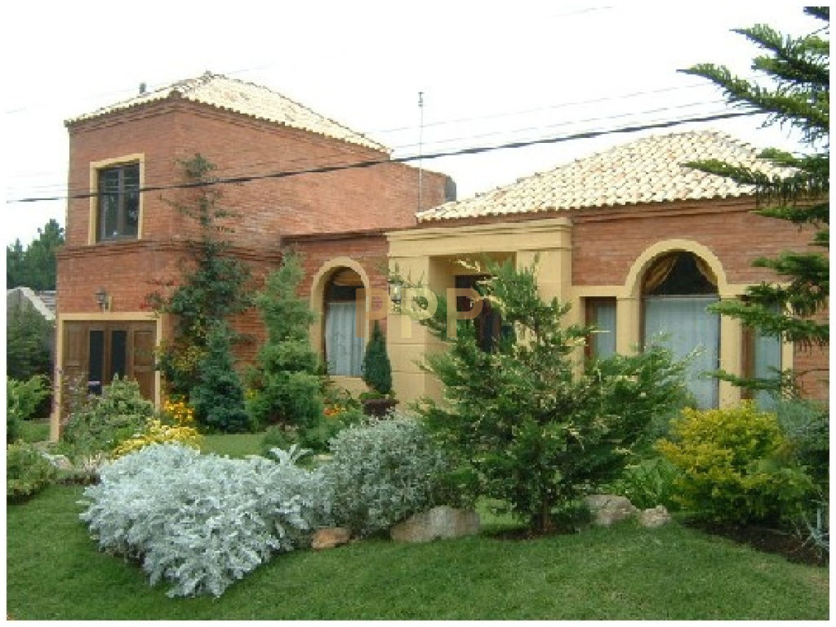 Casa ID.1659 - Muy linda casa en alquiler, zona Pinares, Punta del Este
