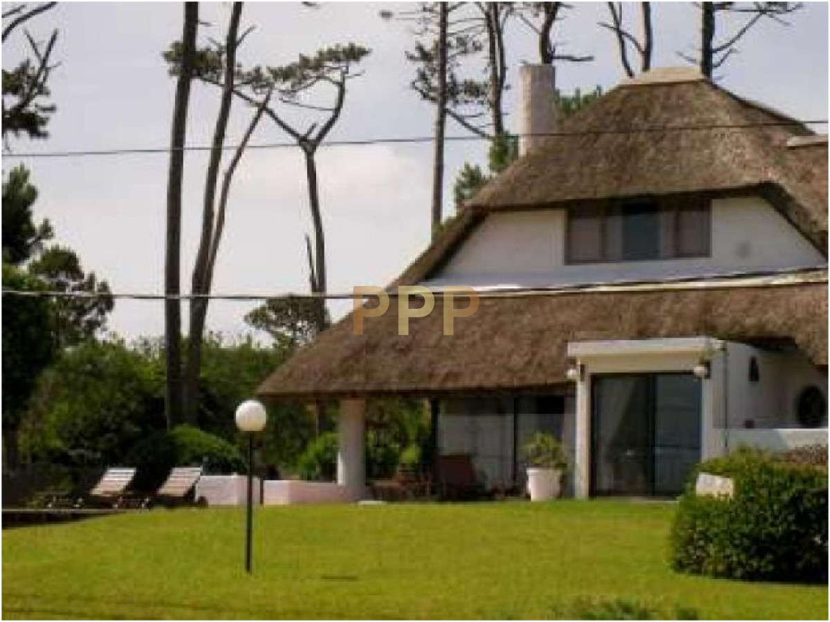 Casa ID.1660 - Casa en Pinares, 5 dormitorios *
