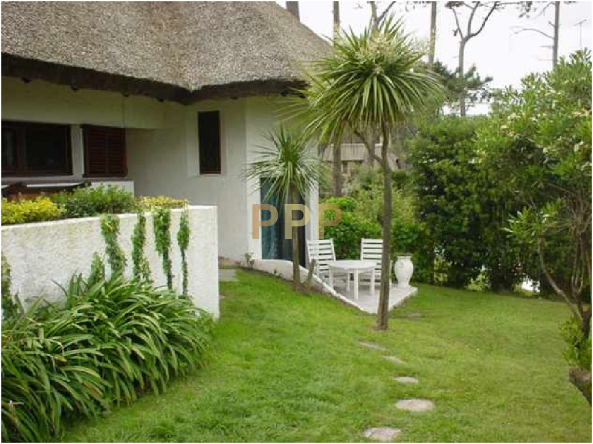 Casa ID.1660 - Casa en Pinares, 5 dormitorios *