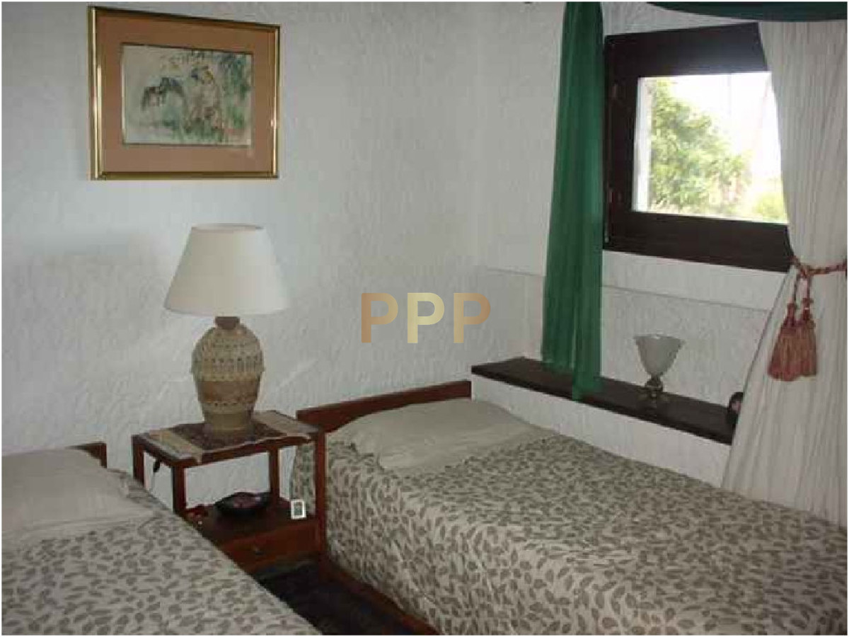 Casa ID.1660 - Casa en Pinares, 5 dormitorios *
