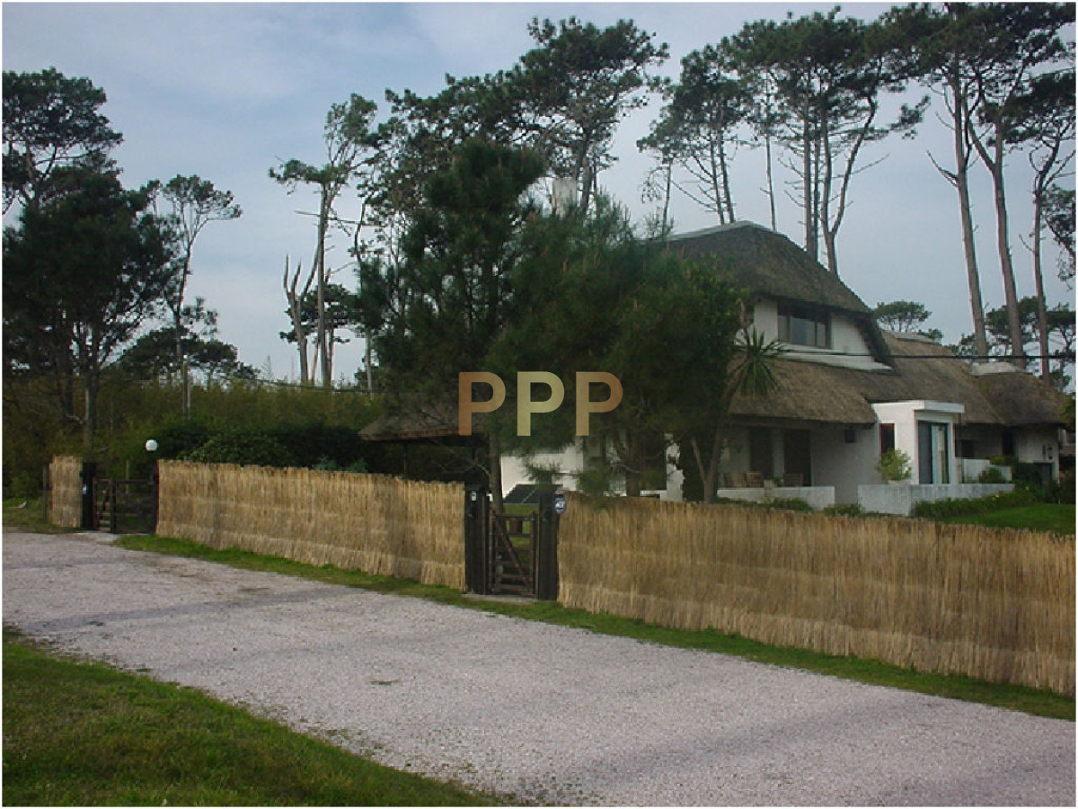 Casa ID.1660 - Casa en Pinares, 5 dormitorios *