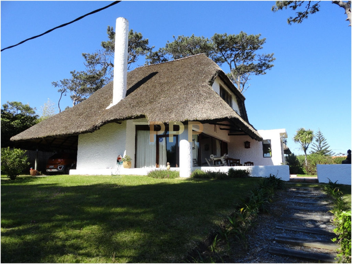 Casa ID.1660 - Casa en Pinares, 5 dormitorios *