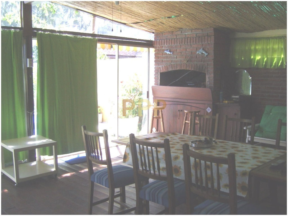 Casa ID.1661 - Se alquila casa de 3 dormitorios con piscina en Pinares, Punta del Este.