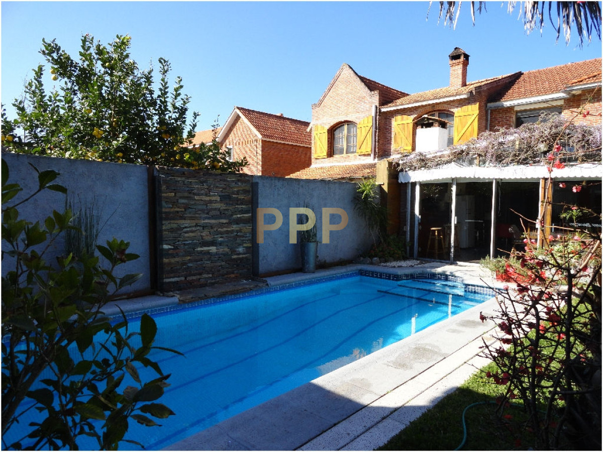 Casa ID.1661 - Se alquila casa de 3 dormitorios con piscina en Pinares, Punta del Este.