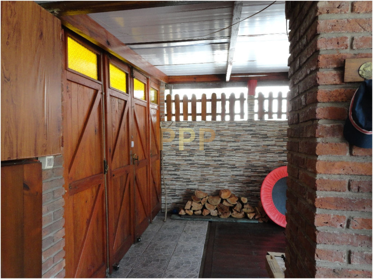 Casa ID.1661 - Se alquila casa de 3 dormitorios con piscina en Pinares, Punta del Este.