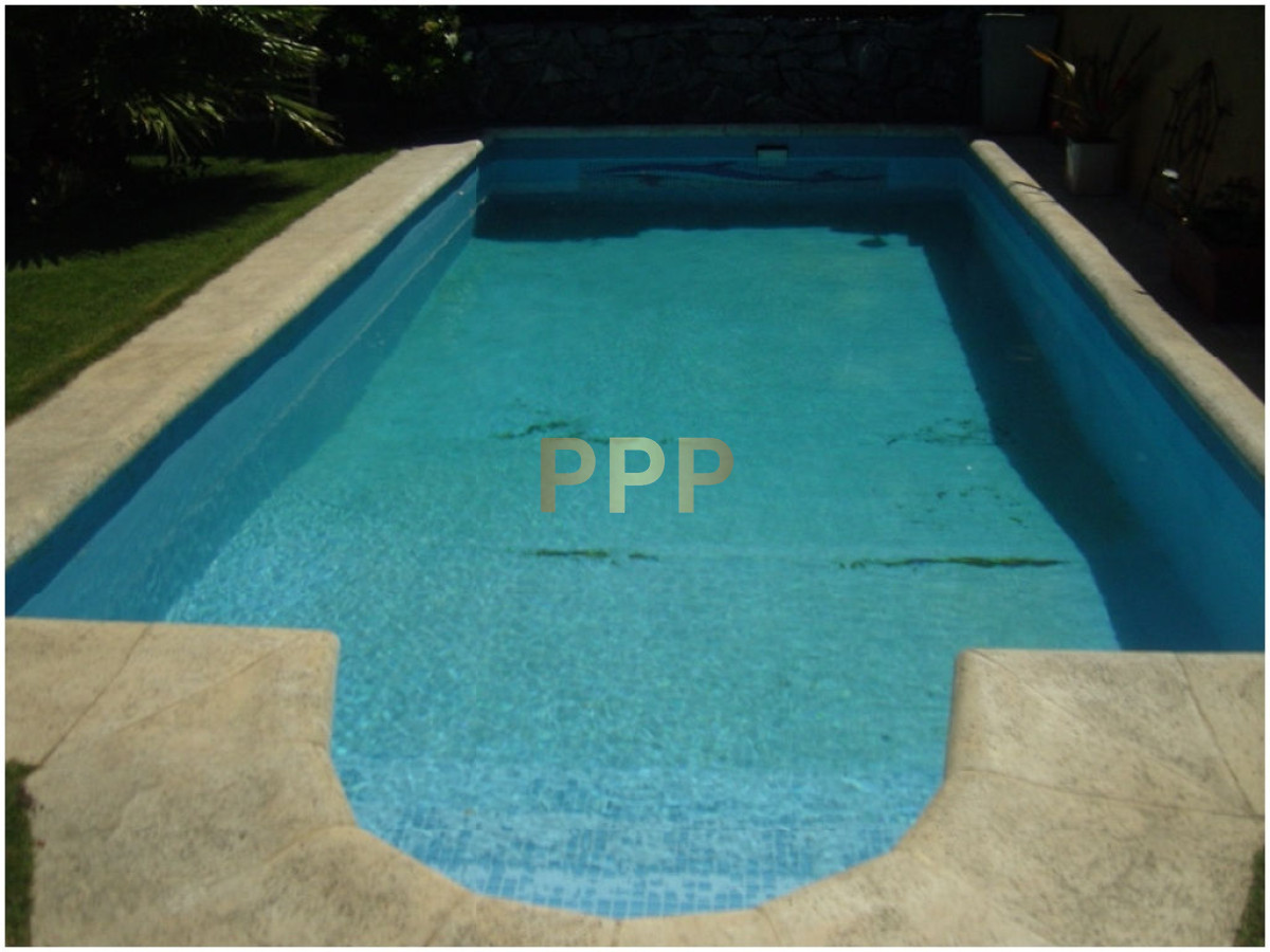 Casa ID.1661 - Se alquila casa de 3 dormitorios con piscina en Pinares, Punta del Este.