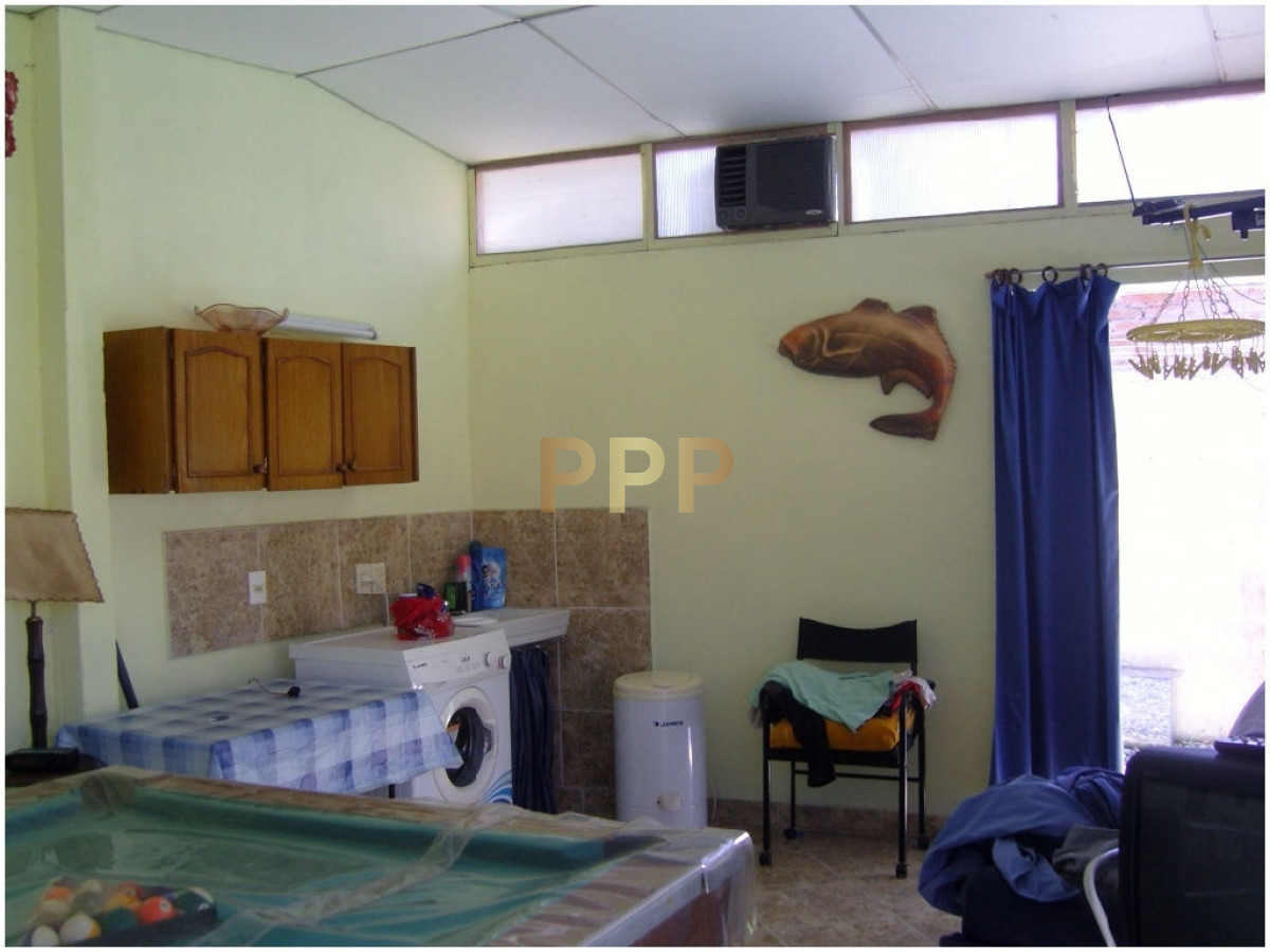Casa ID.1661 - Se alquila casa de 3 dormitorios con piscina en Pinares, Punta del Este.