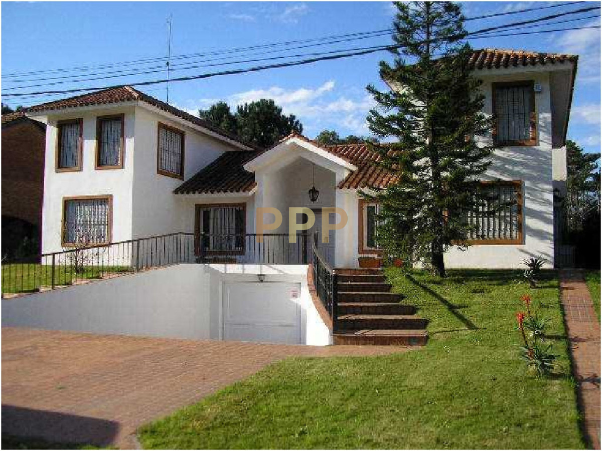 Casa ID.1672 - ALQUILO CASA CON PISCINA EN SAN RAFAEL, PUNTA DEL ESTE 