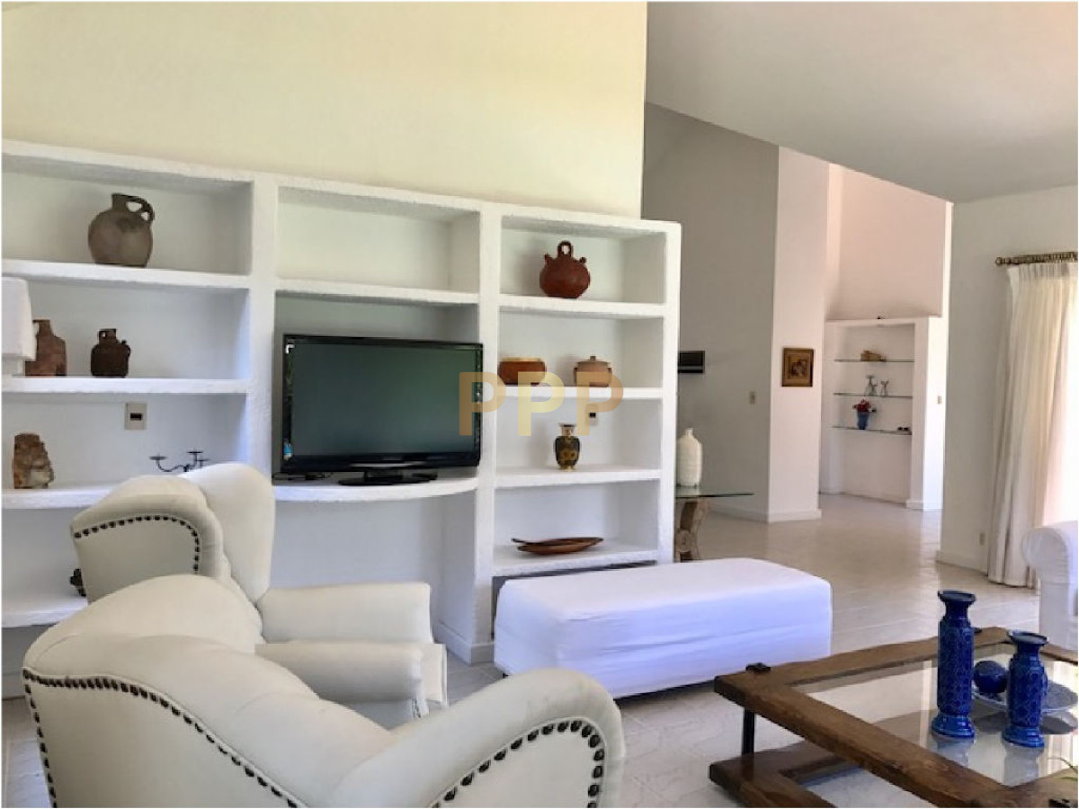 Casa ID.1672 - ALQUILO CASA CON PISCINA EN SAN RAFAEL, PUNTA DEL ESTE 