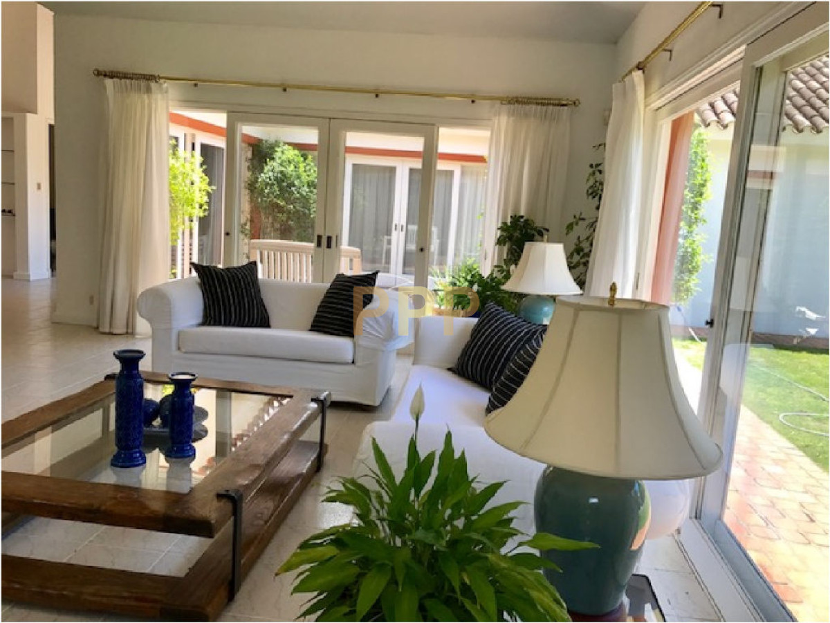 Casa ID.1672 - ALQUILO CASA CON PISCINA EN SAN RAFAEL, PUNTA DEL ESTE 