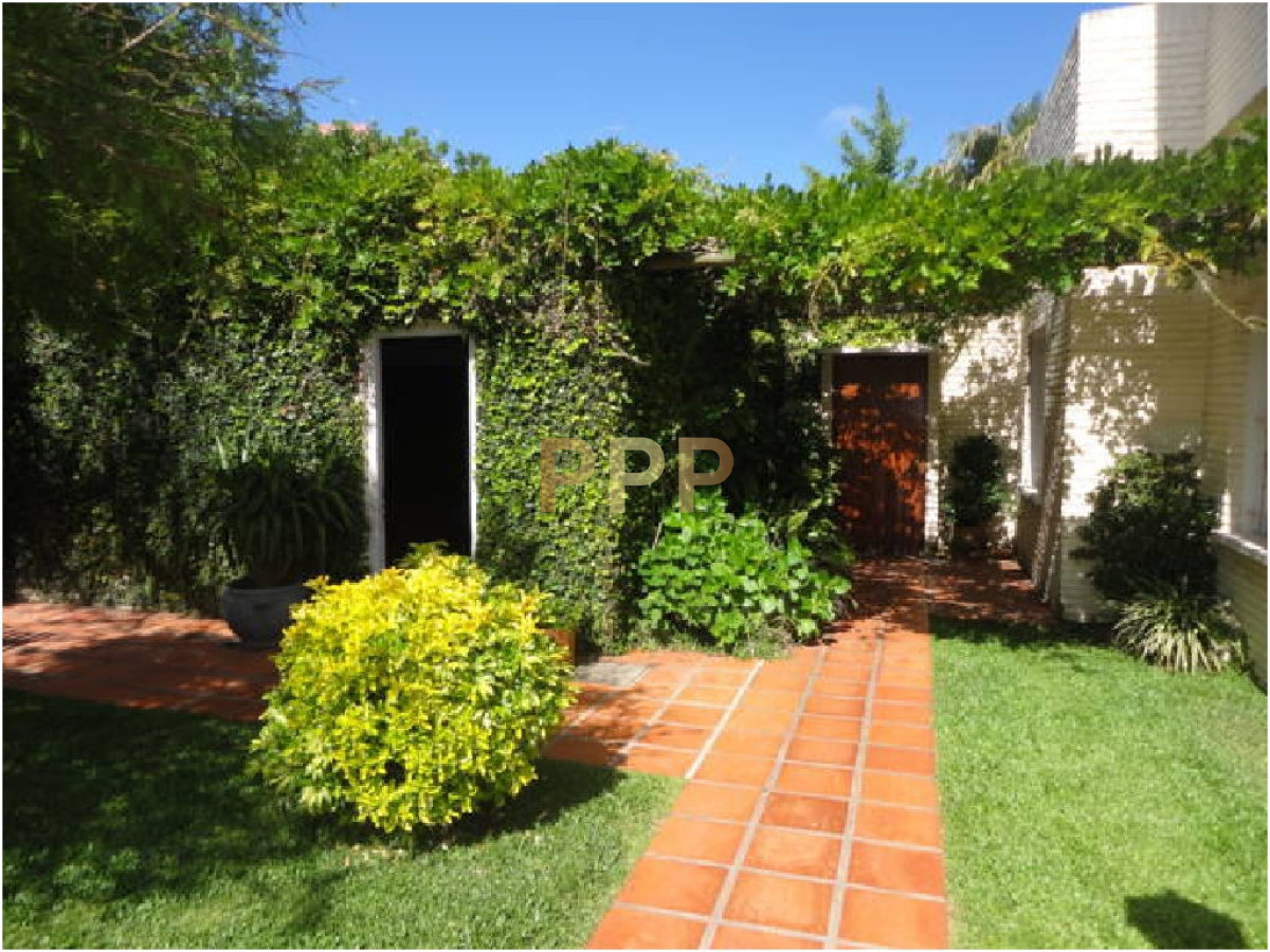 Casa ID.1676 - Casa en Mansa, 5 dormitorios *