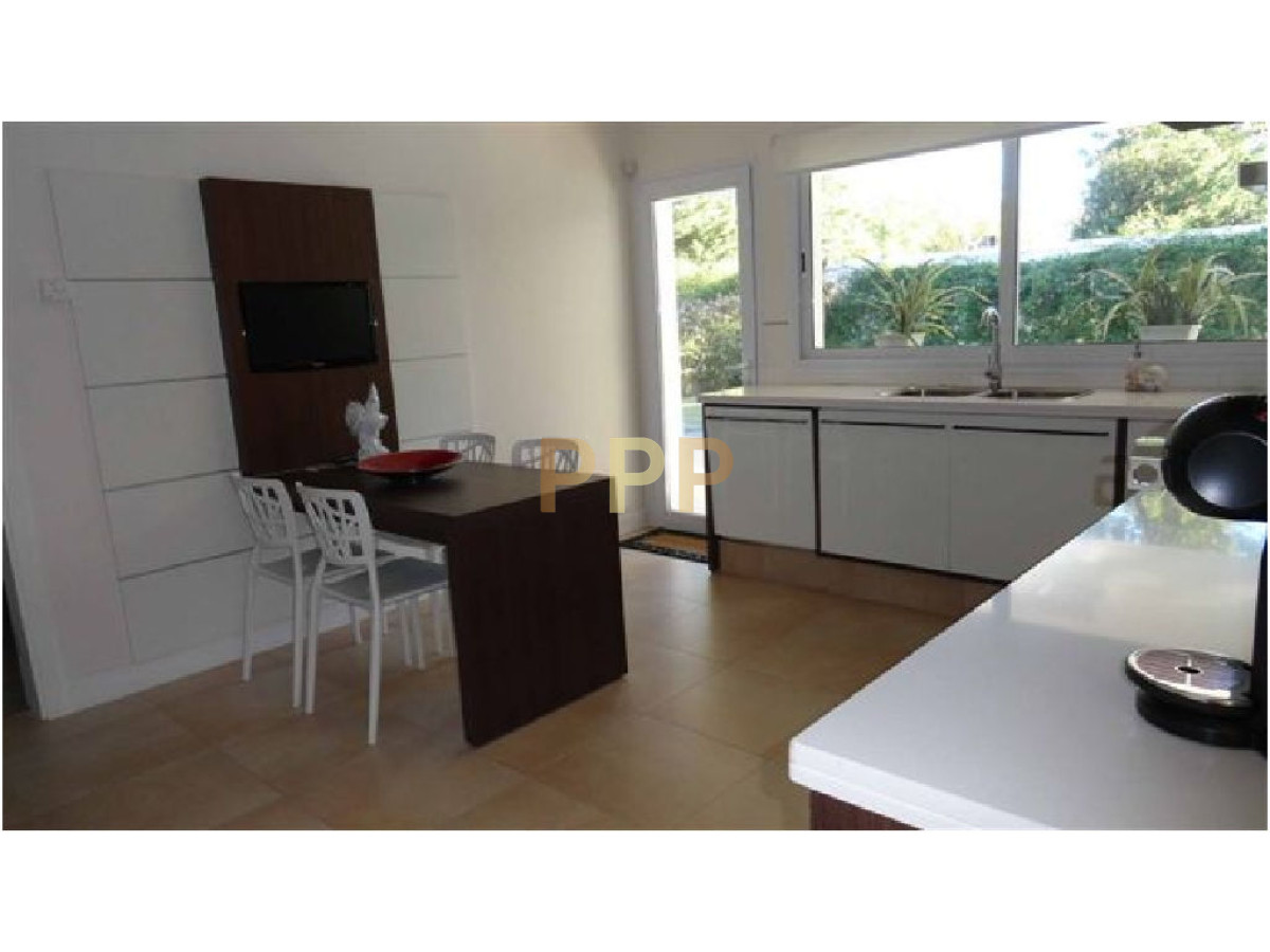 Casa ID.1677 - Casa en Mansa, 4 dormitorios *