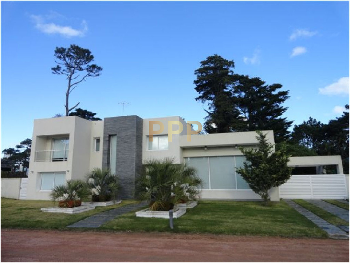 Casa ID.1677 - Casa en Mansa, 4 dormitorios *