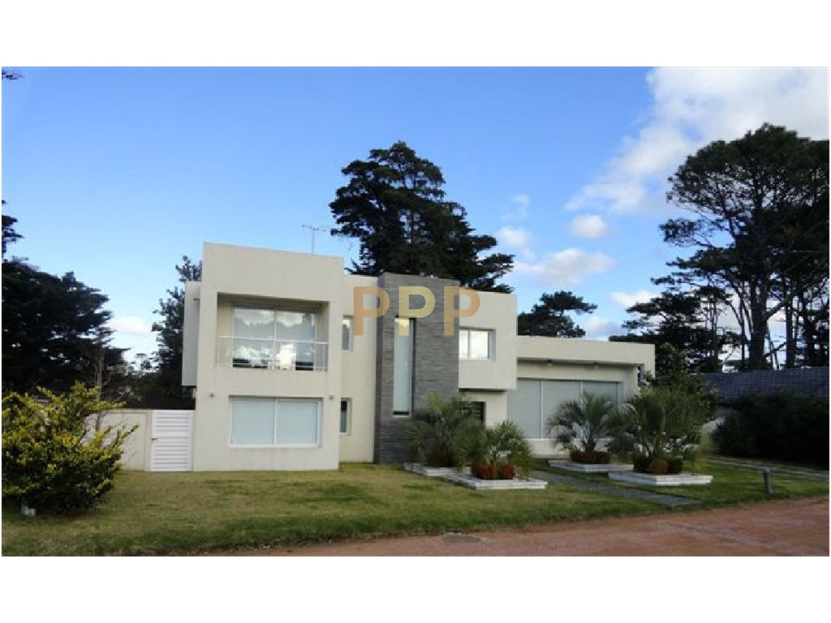 Casa ID.1677 - Casa en Mansa, 4 dormitorios *