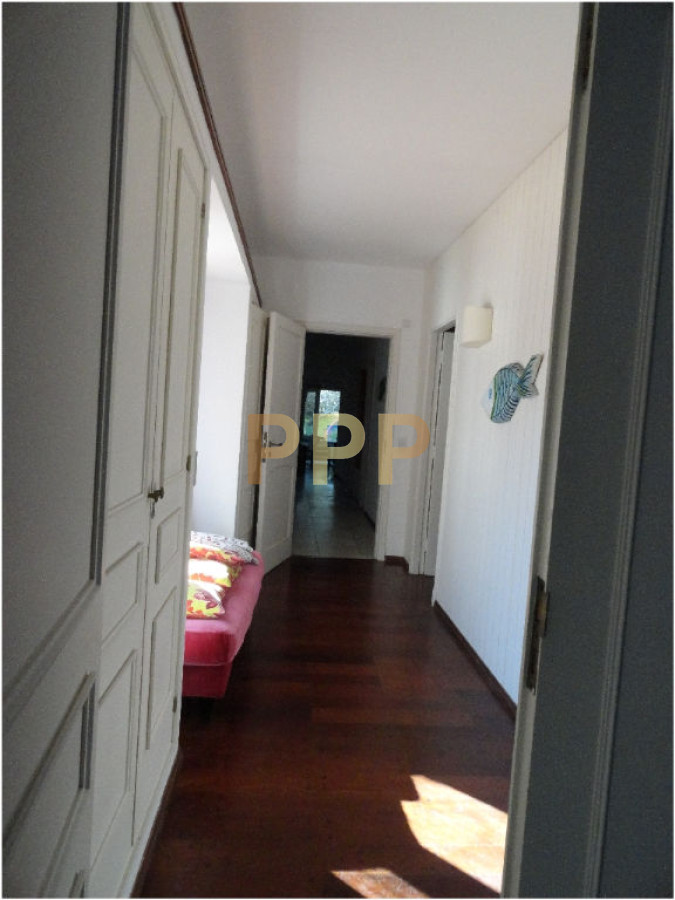 Casa ID.1679 - Gran residencia en RincÃ³n del Indio, con gran jardÃ­n parquisado