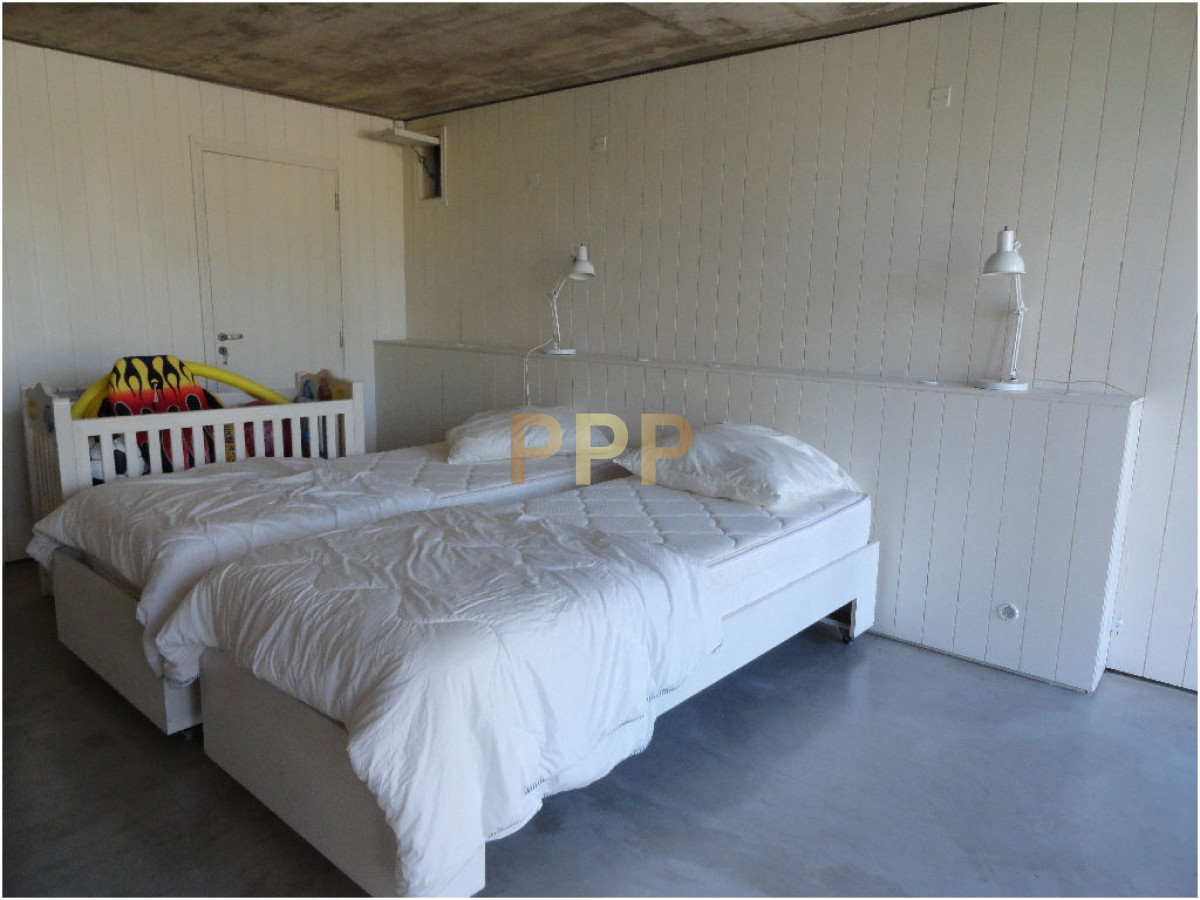 Casa ID.1679 - Gran residencia en RincÃ³n del Indio, con gran jardÃ­n parquisado