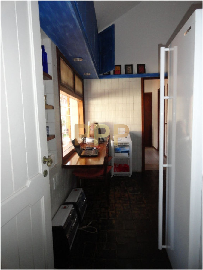 Casa ID.1679 - Gran residencia en RincÃ³n del Indio, con gran jardÃ­n parquisado