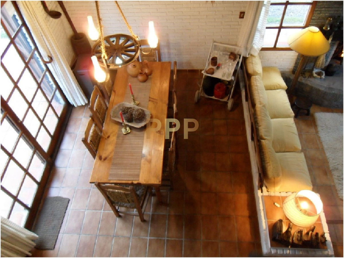 Casa ID.1680 - Se alquila casa de 4 dormitorios en Pinares, Punta del Este.