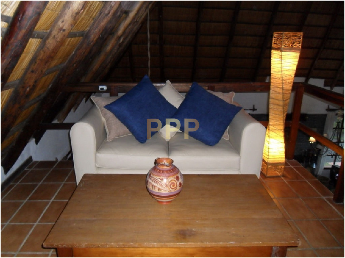 Casa ID.1680 - Se alquila casa de 4 dormitorios en Pinares, Punta del Este.