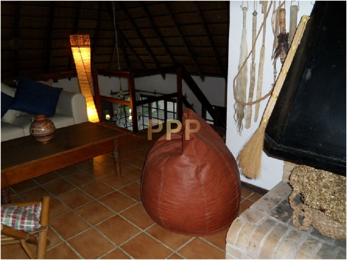 Casa ID.1680 - Se alquila casa de 4 dormitorios en Pinares, Punta del Este.