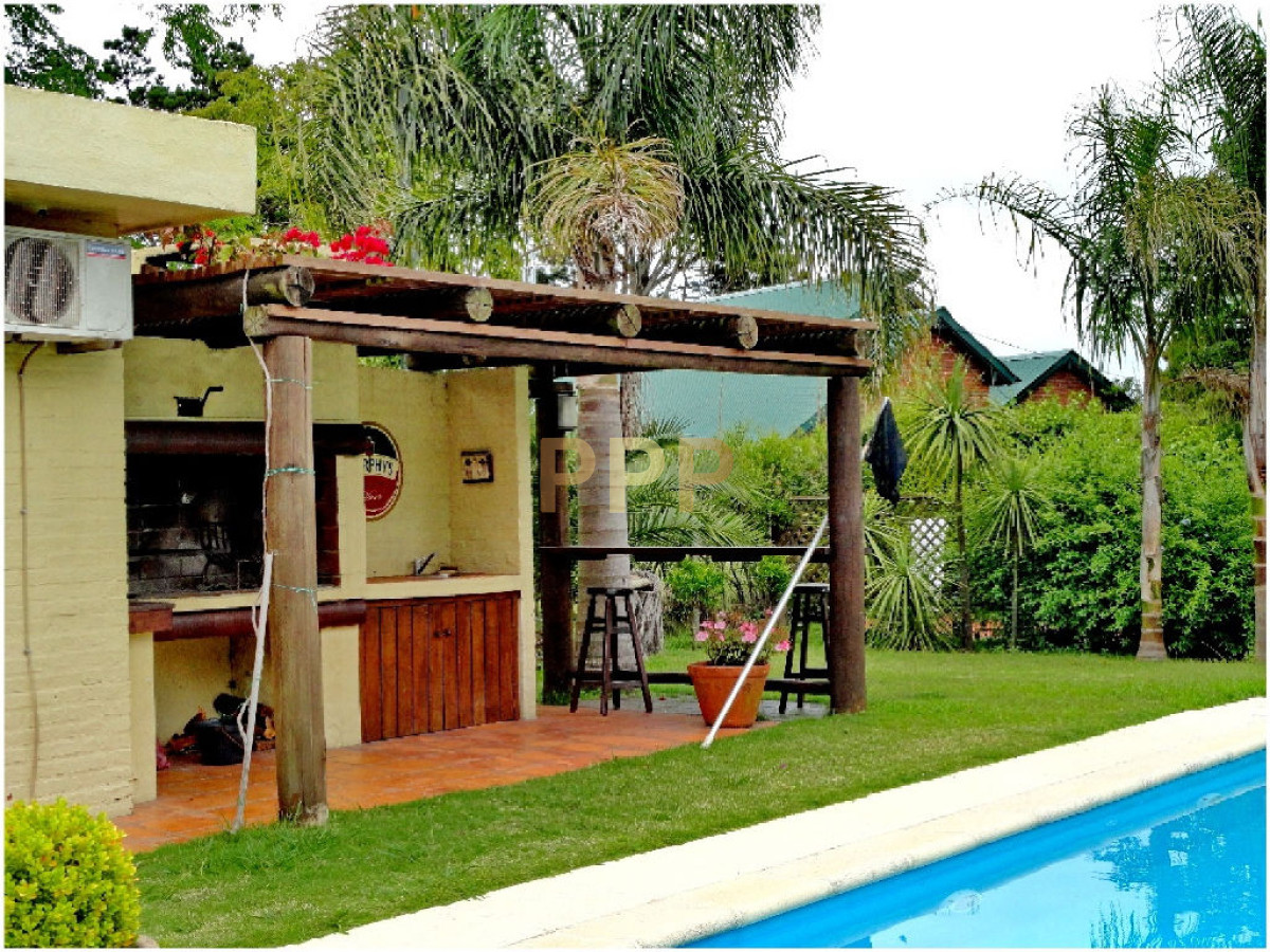 Casa ID.1696 - Casa en Mansa, 4 dormitorios *