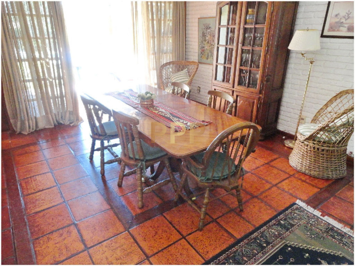 Casa ID.1696 - Casa en Mansa, 4 dormitorios *