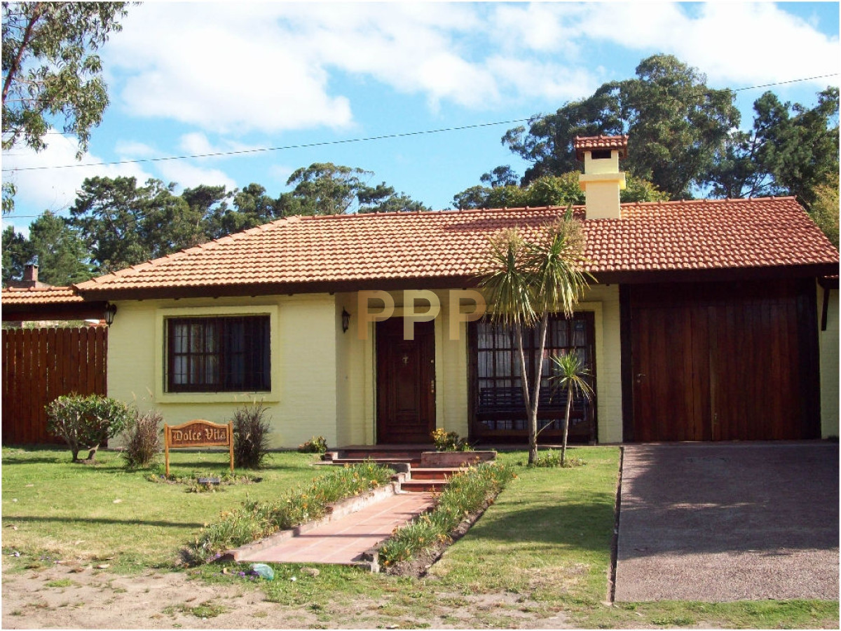 Casa ID.1698 - Alquilo linda casa con piscina climatizada, ideal para Veranear!!! Mansa, Punta del Este