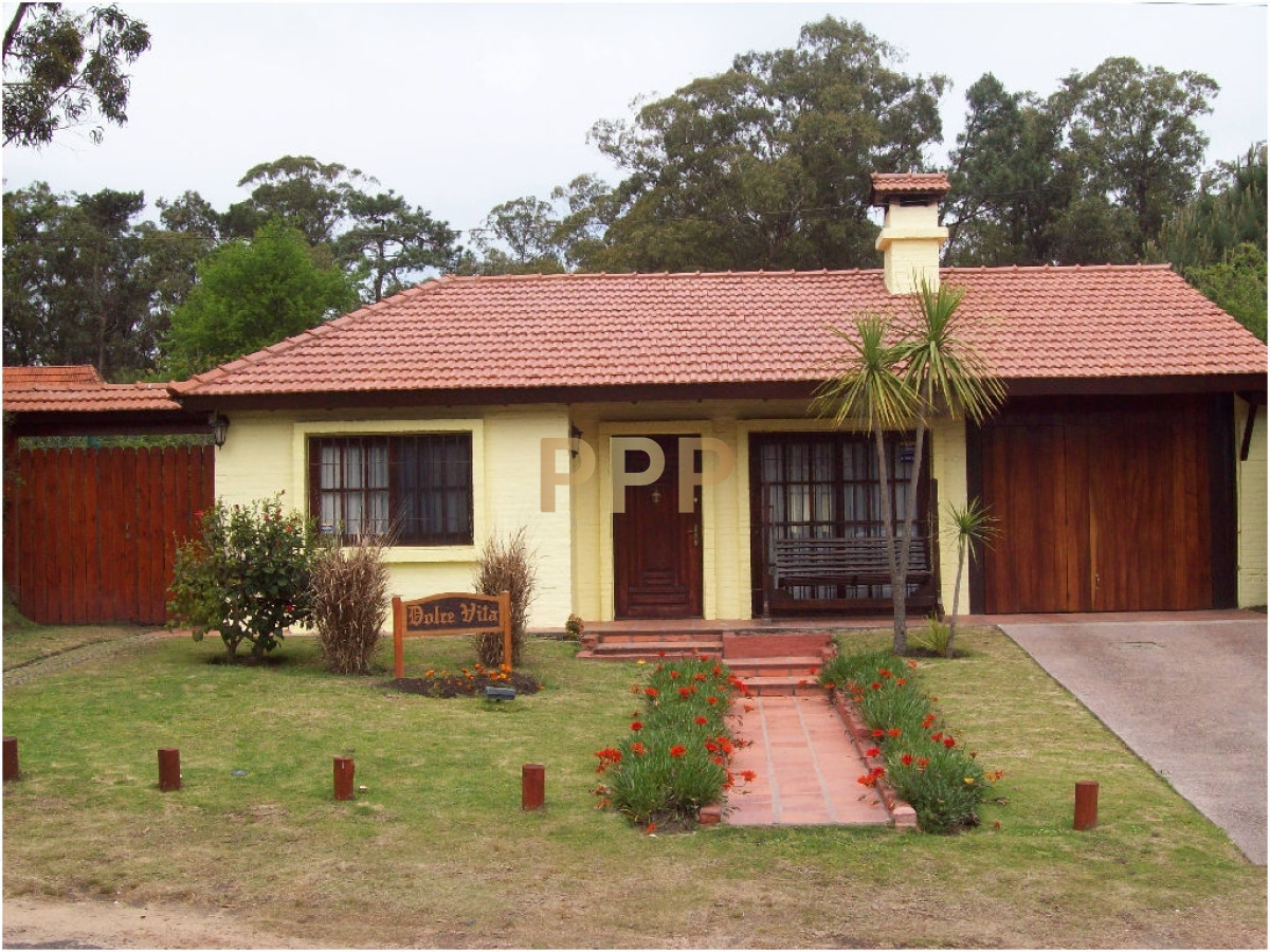 Casa ID.1698 - Alquilo linda casa con piscina climatizada, ideal para Veranear!!! Mansa, Punta del Este