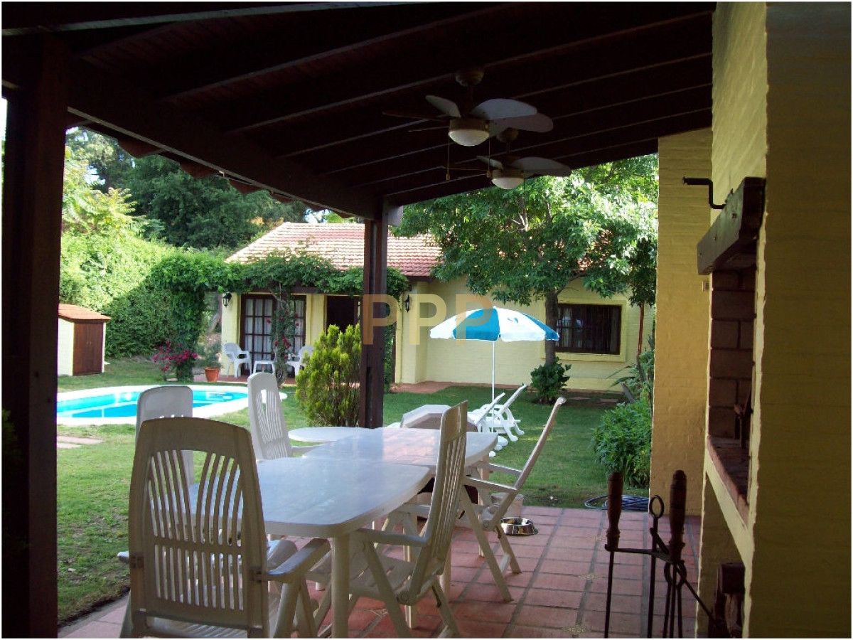 Casa ID.1698 - Alquilo linda casa con piscina climatizada, ideal para Veranear!!! Mansa, Punta del Este