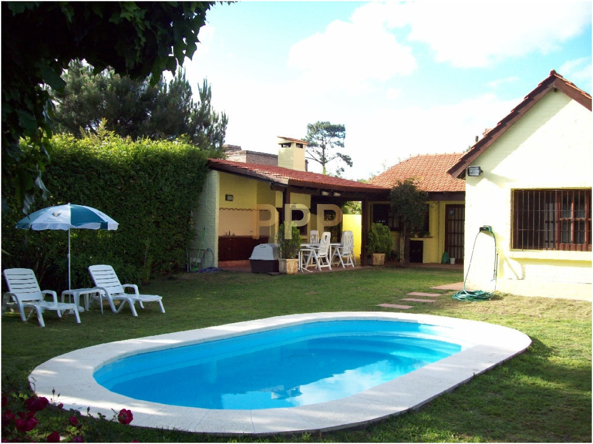 Casa ID.1698 - Alquilo linda casa con piscina climatizada, ideal para Veranear!!! Mansa, Punta del Este