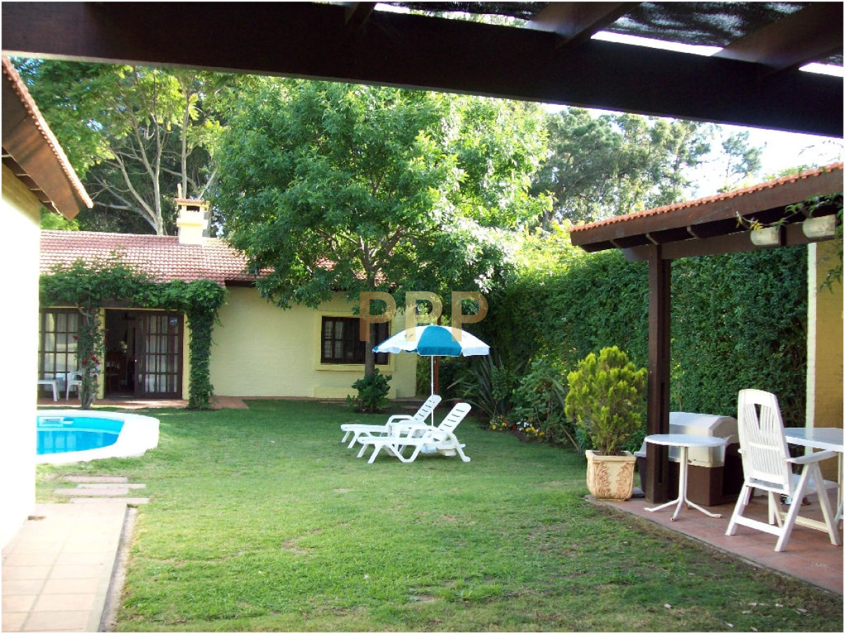 Casa ID.1698 - Alquilo linda casa con piscina climatizada, ideal para Veranear!!! Mansa, Punta del Este