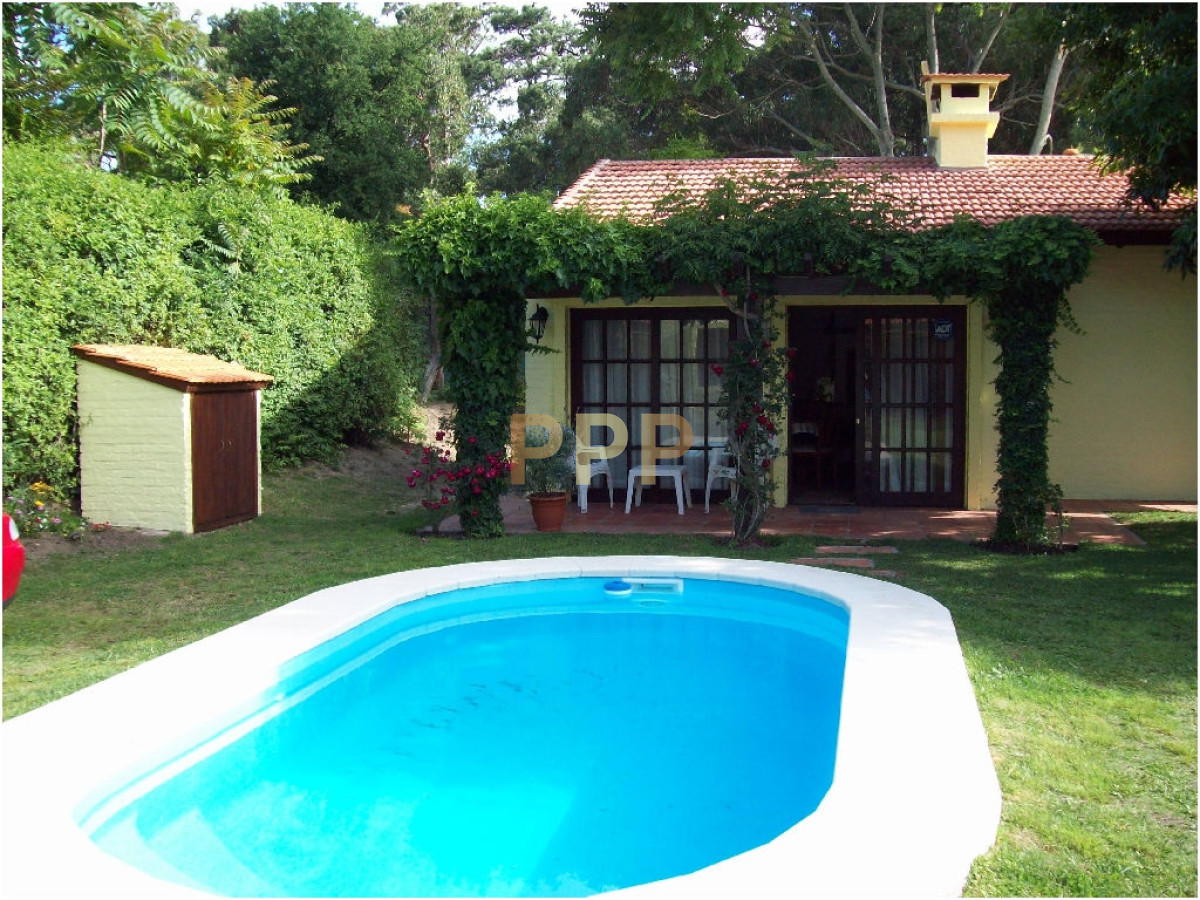 Casa ID.1698 - Alquilo linda casa con piscina climatizada, ideal para Veranear!!! Mansa, Punta del Este