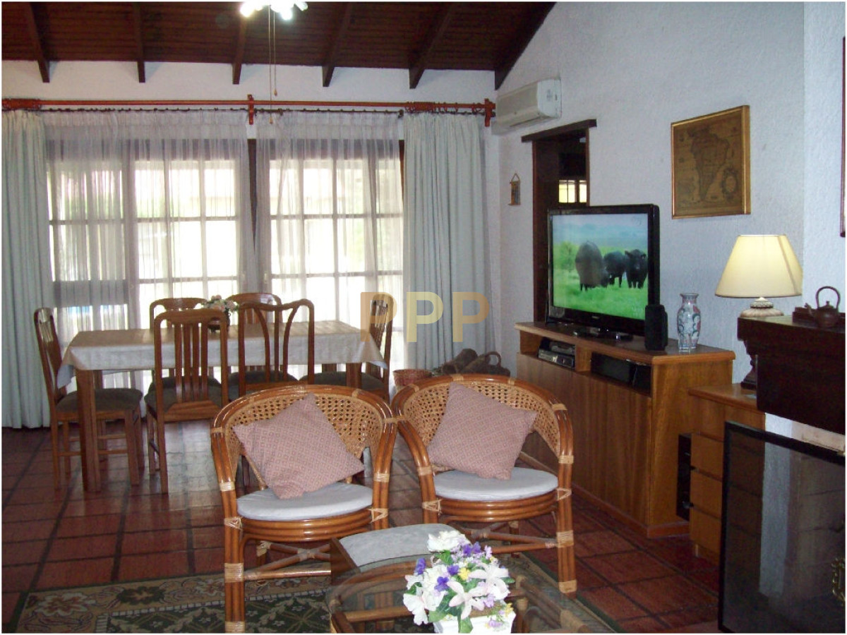 Casa ID.1698 - Alquilo linda casa con piscina climatizada, ideal para Veranear!!! Mansa, Punta del Este