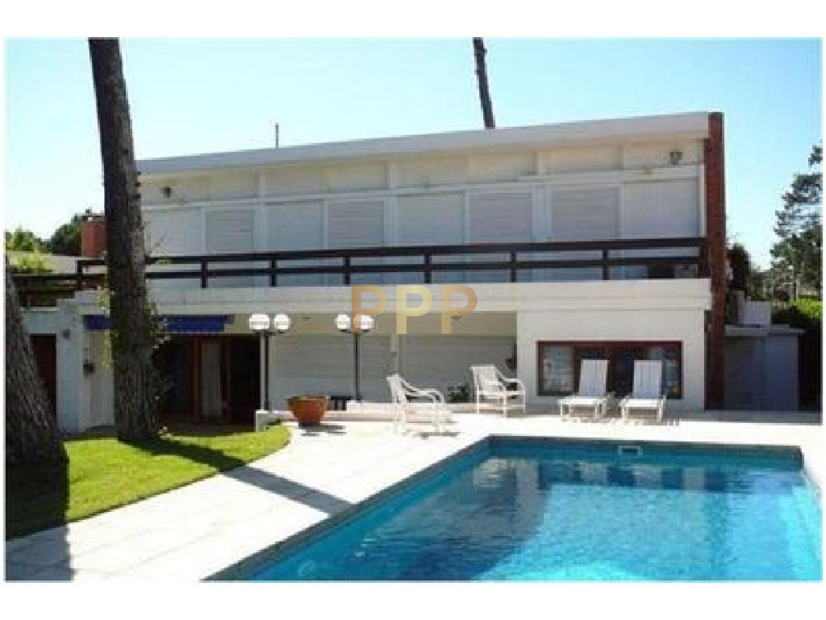 Casa ID.1700 - Casa en Mansa, 4 dormitorios *