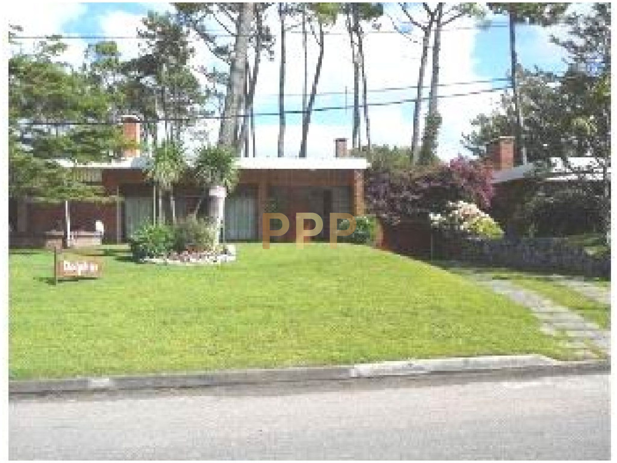 Casa ID.1700 - Casa en Mansa, 4 dormitorios *