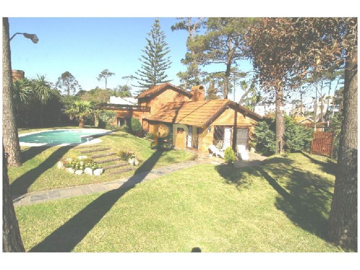 Casa ID.1701 - Casa en Mansa, 4 dormitorios *