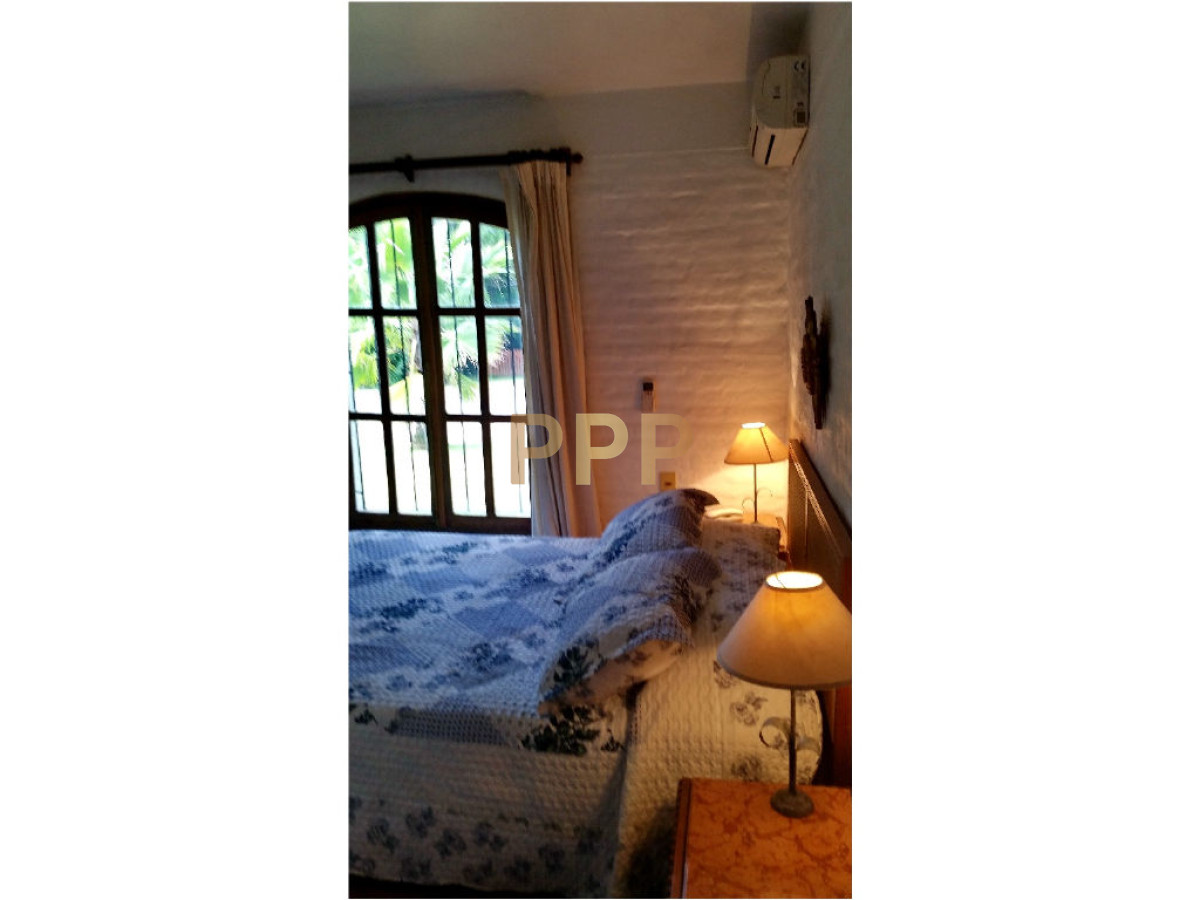 Casa ID.1702 - Casa en Pinares, 3 dormitorios *