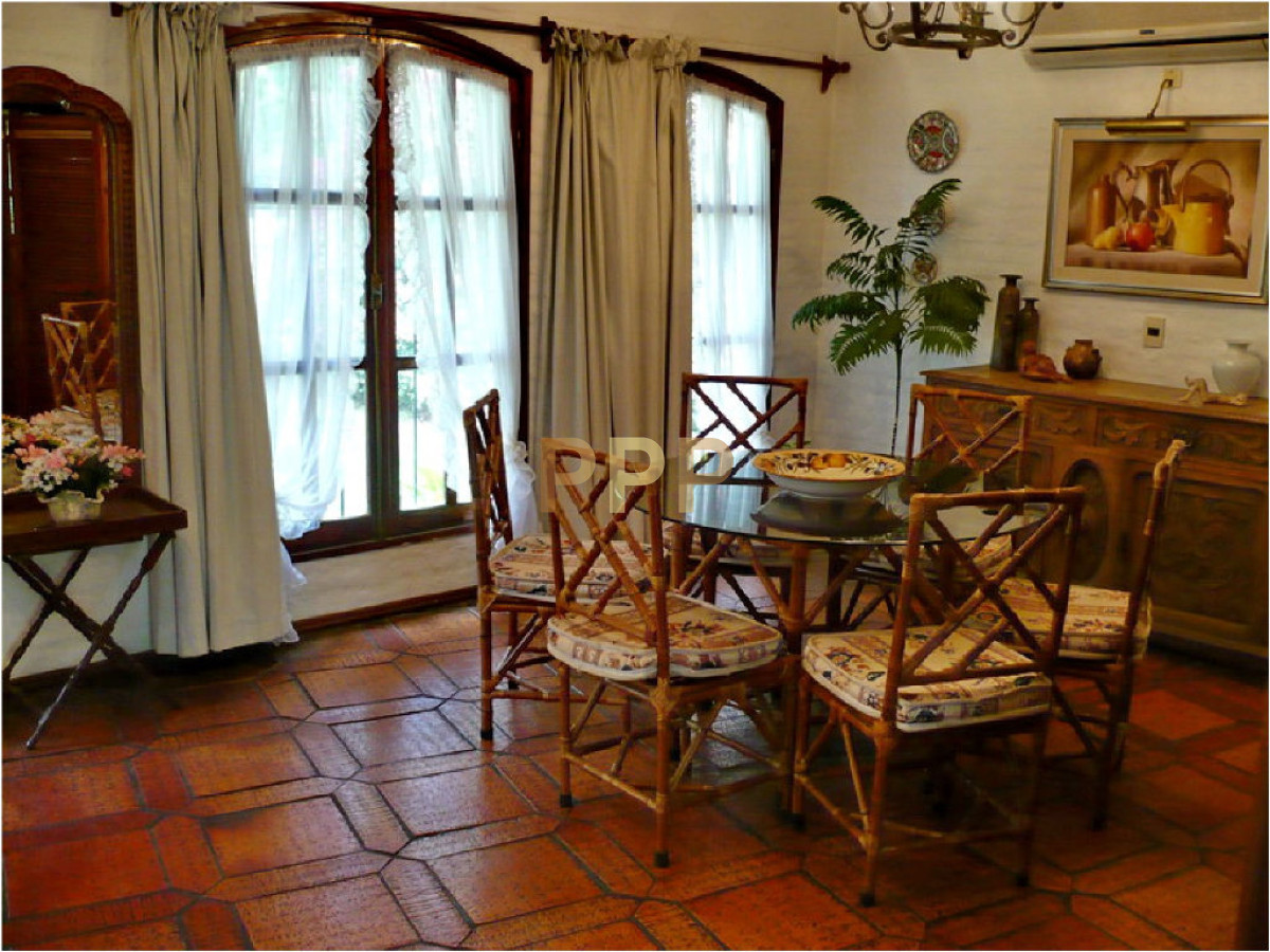 Casa ID.1702 - Casa en Pinares, 3 dormitorios *