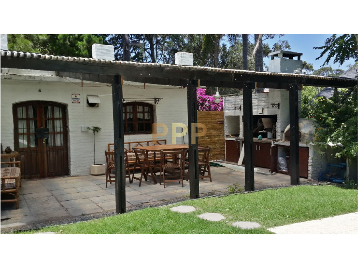 Casa ID.1702 - Casa en Pinares, 3 dormitorios *