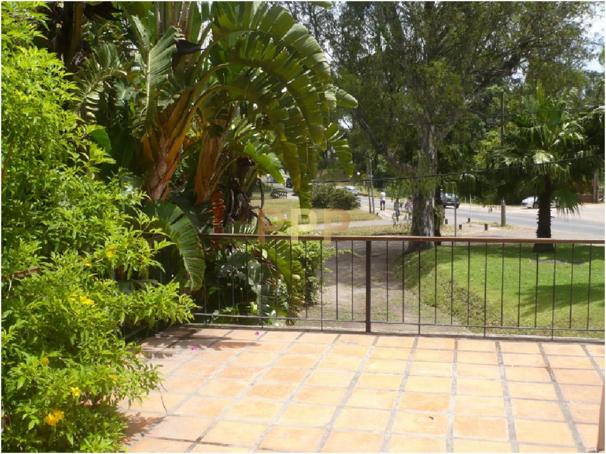 Casa ID.1702 - Casa en Pinares, 3 dormitorios *