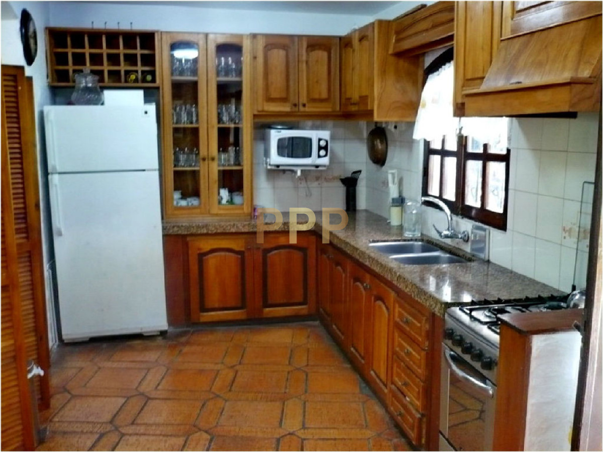 Casa ID.1702 - Casa en Pinares, 3 dormitorios *