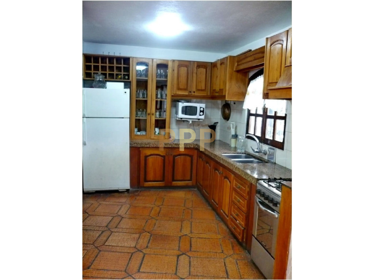 Casa ID.1702 - Casa en Pinares, 3 dormitorios *