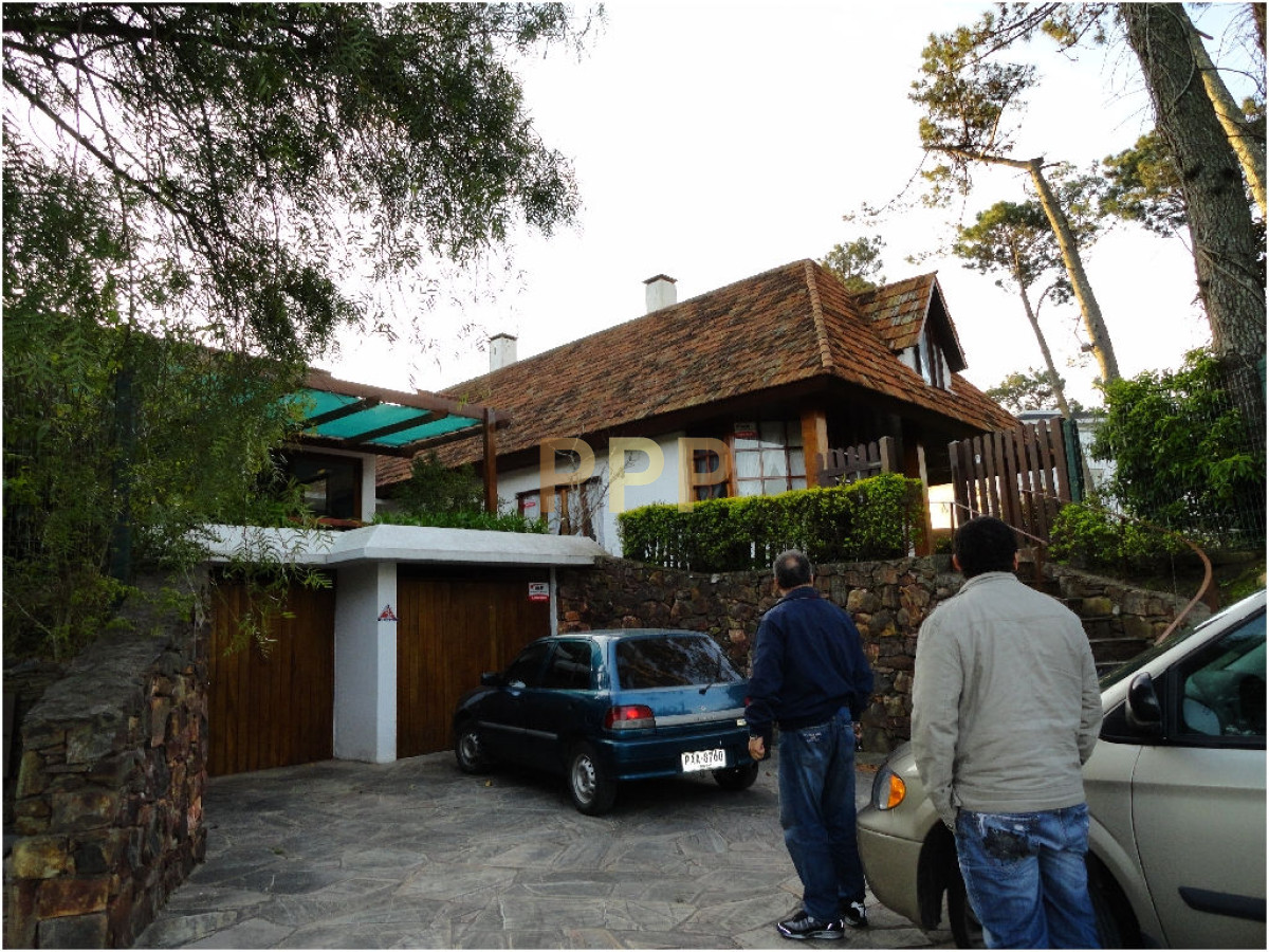 Casa ID.1708 - En alquiler.. amplia casa con capacidad para 10 personas. 