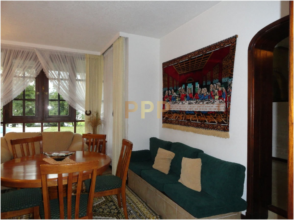 Casa ID.1708 - En alquiler.. amplia casa con capacidad para 10 personas. 