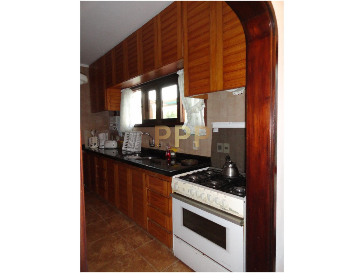 Casa ID.1708 - En alquiler.. amplia casa con capacidad para 10 personas. 
