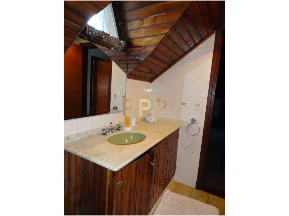 Casa ID.1708 - En alquiler.. amplia casa con capacidad para 10 personas. 