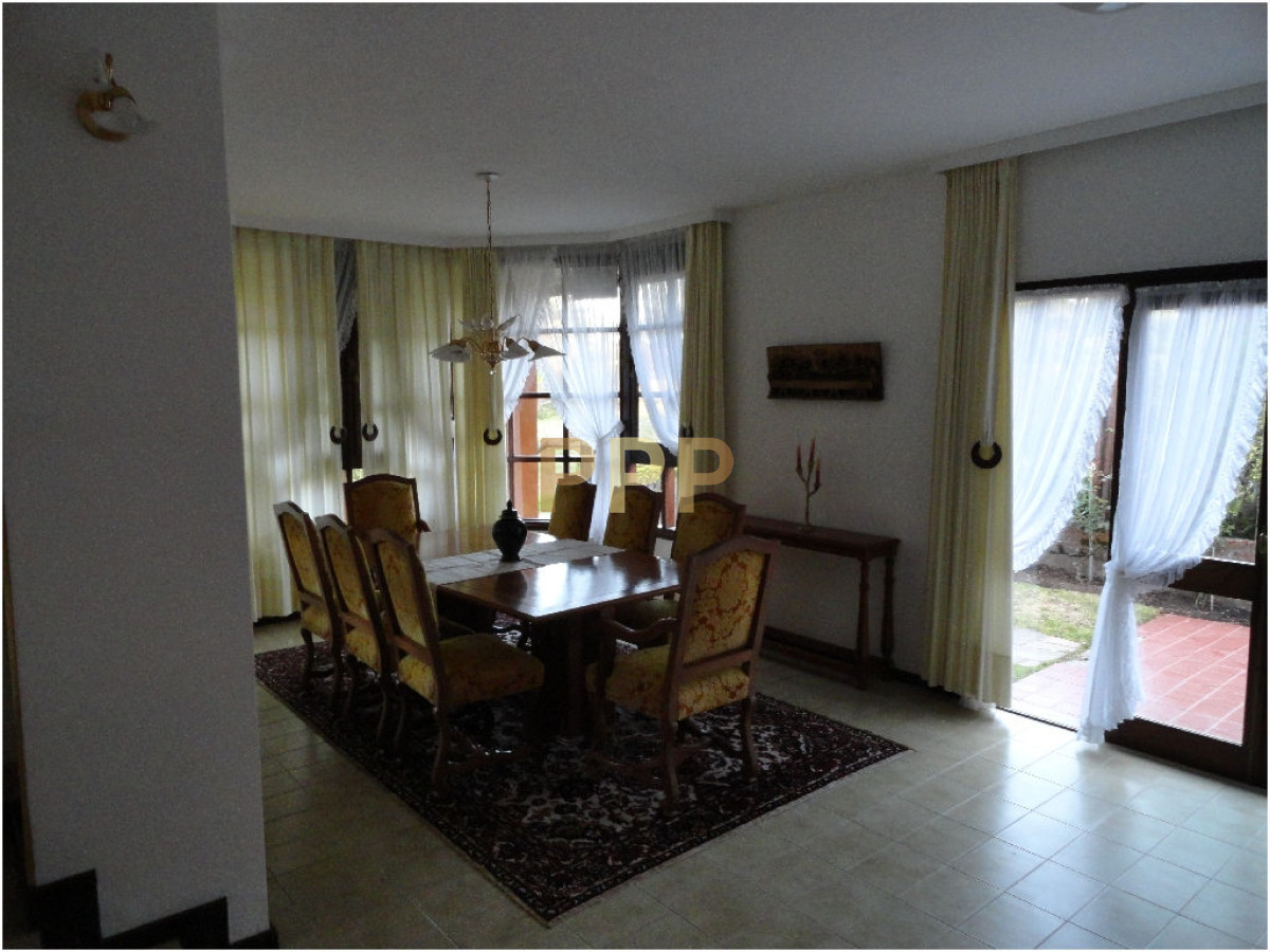 Casa ID.1708 - En alquiler.. amplia casa con capacidad para 10 personas. 
