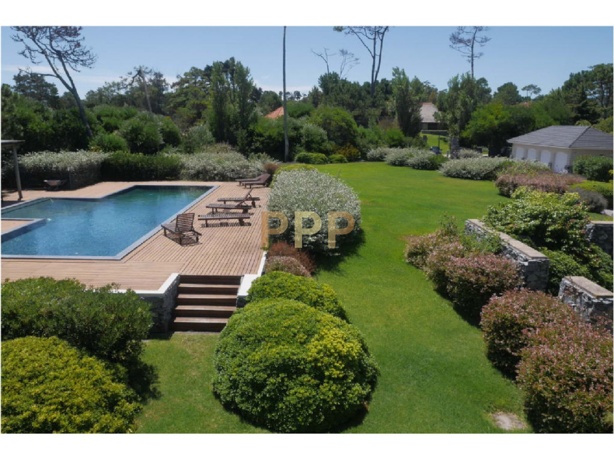Casa ID.1714 - Vendo Espectacular casa frente al mar en Punta del Este.