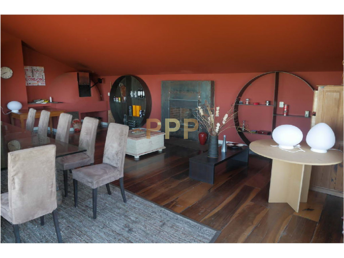 Casa ID.1714 - Vendo Espectacular casa frente al mar en Punta del Este.
